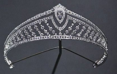 File:Tiaras Sweden Christina Chaumet Diamond Tiara.png