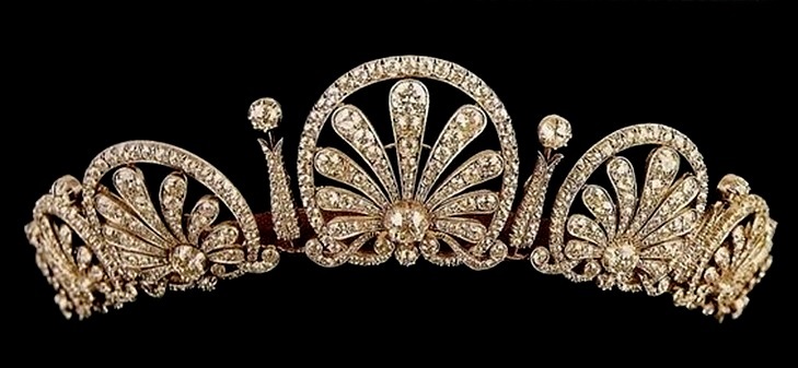 File:Tiaras Liechtenstein Kinsky Honeysuckle Tiara.jpg