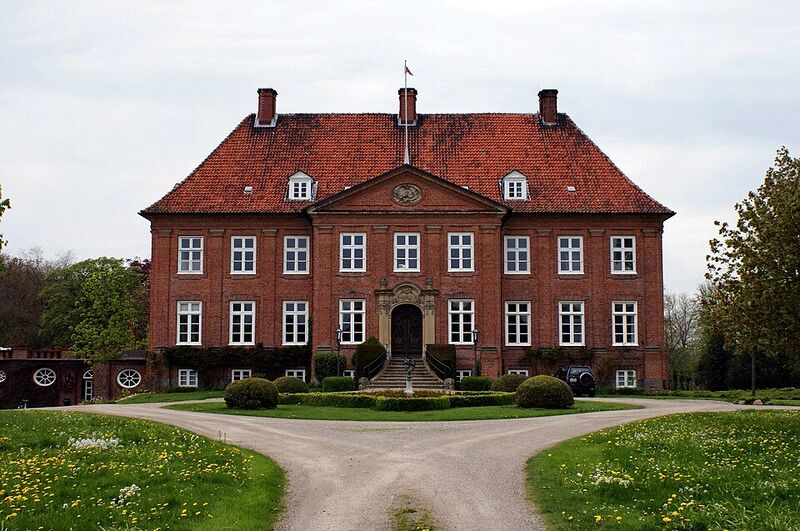 File:Reisdences Schleswig-Holstein Grunholz Castle.JPG