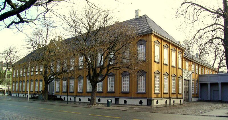 File:Residences Norway Stiftsgarden.jpg