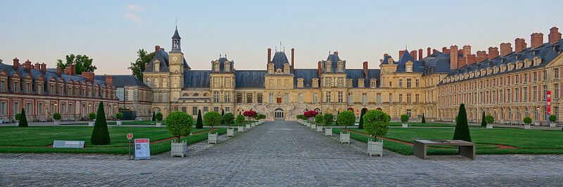 File:Residences France Fontainebleau Palace.jpg