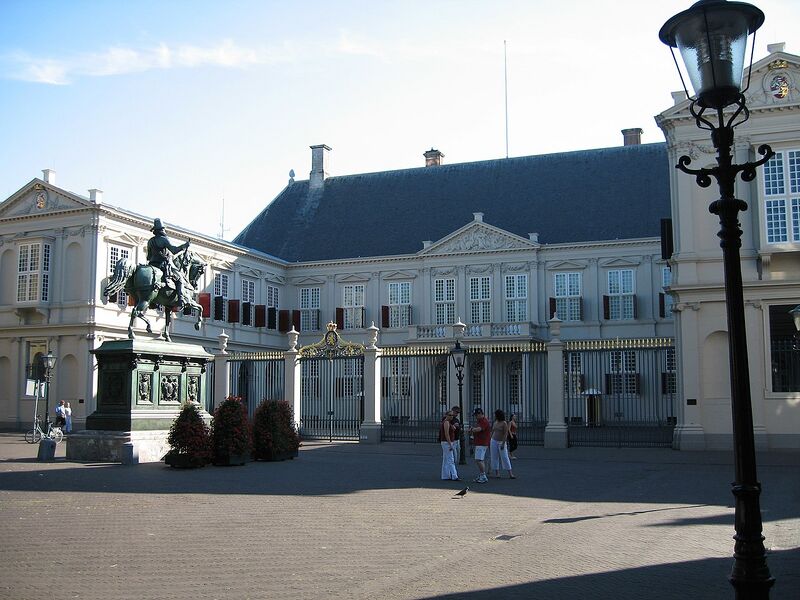 File:Residences the Netherlands Noordeinde Palace.jpg