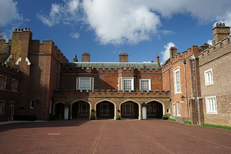 File:Residences United Kingdom St James's Palace.jpg