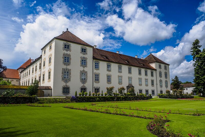 File:Residences Wurttemberg Nobility Waldburg Zeil Castle.jpg