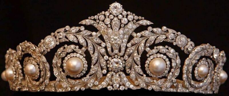 File:Tiaras Spain Ena s Pearl and Diamond Tiara.jpg