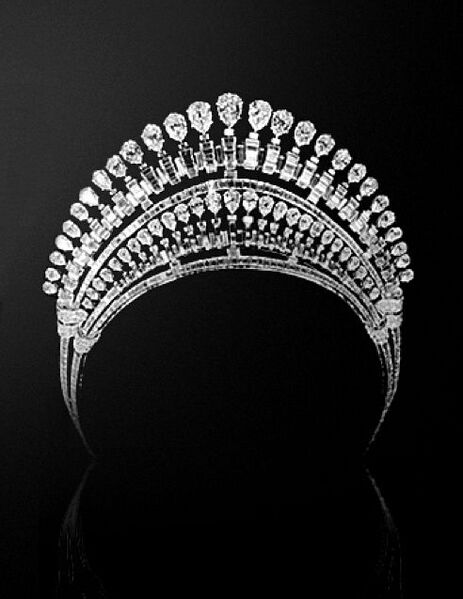 File:Tiaras Greece Fan Tiara.jpg