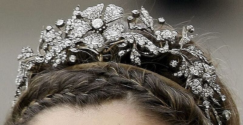 File:Tiaras Spain Spanish Floral Tiara.jpg