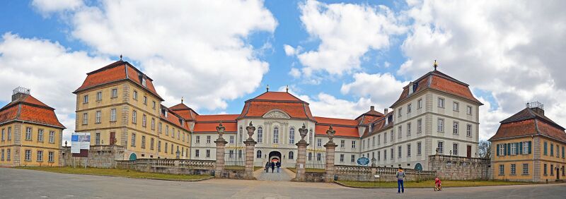 File:Residences Hesse Schloss Fasanerie.jpg