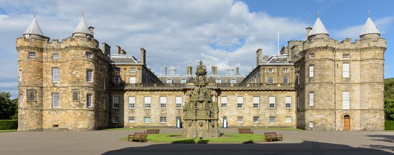 File:Residences United Kingdom Holyrood Palace.jpg