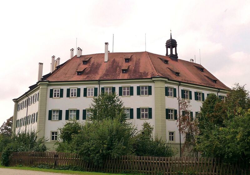 File:Residences Bavaria Nobility Lerchenfeld Sunching Palace.JPG