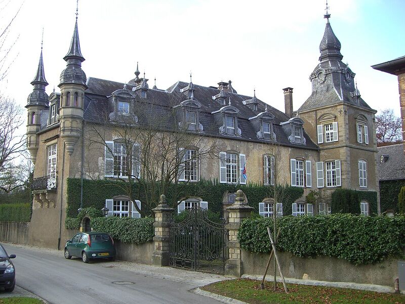 File:Residences Luxembourg Bettendorf Castle.jpg