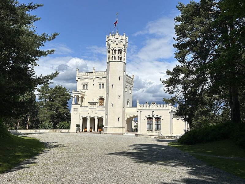 File:Residences Norway Oscarshall.jpg