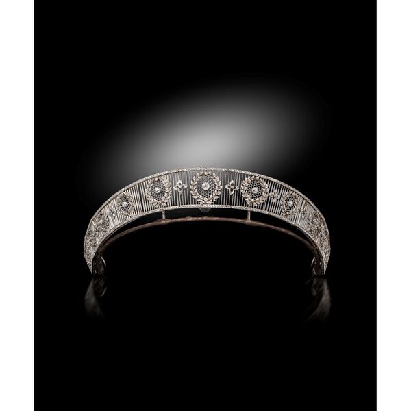 File:Tiaras Modena Maria Laura Diamond Tiara.jpg
