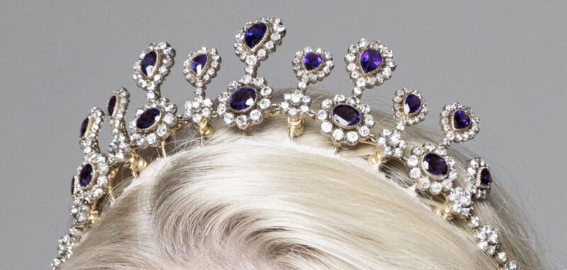 File:Tiaras Norway Amethyst Necklace Tiara.jpg