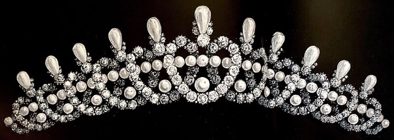 File:Tiaras Italy Victoria Diamond and Pearl Tiara.jpg