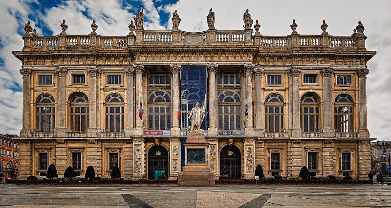 File:Residences Sardinia Palazzo Madama.jpg