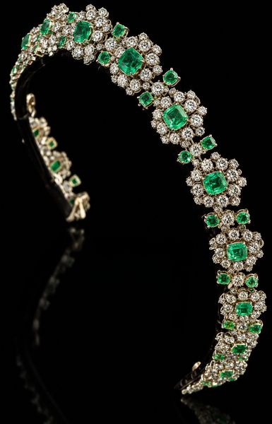 File:Tiaras Austria Eilika Emerald Bandeau.jpg