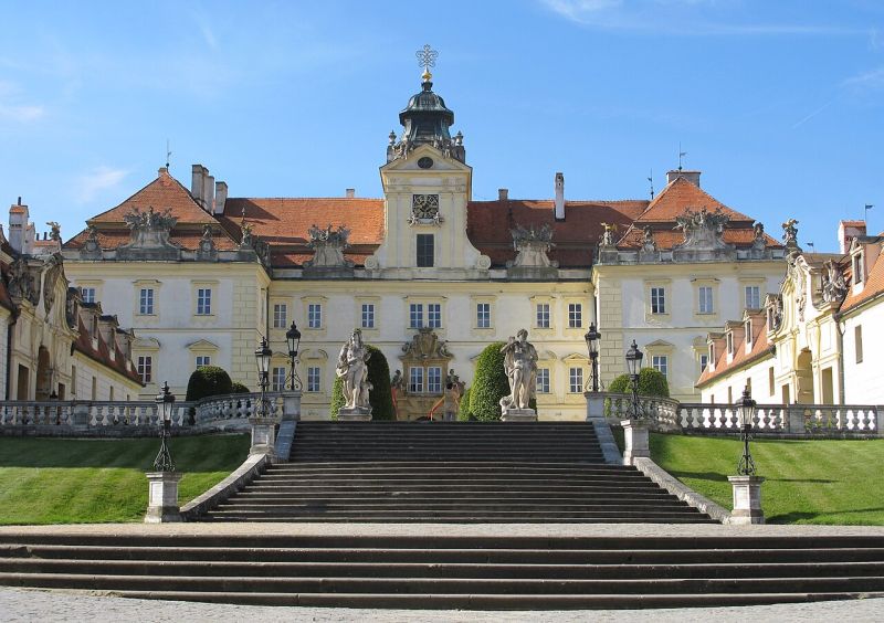 File:Residences Liechtenstein Valtice Castle.jpg