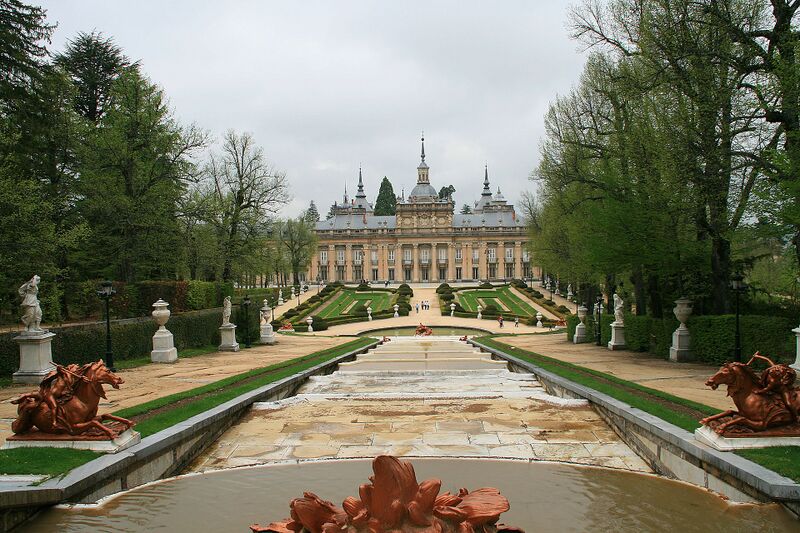 File:Residences Spain La Granja.jpg