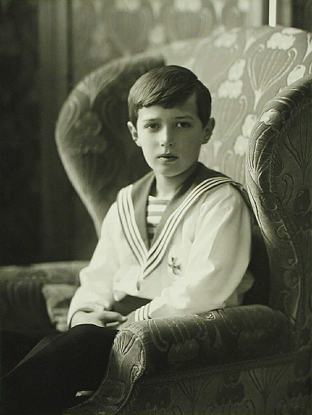 File:Romanov Alexei 1904.png