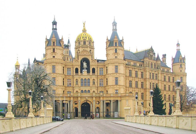 File:Residences Mecklenburg Schwerin Castle.jpg