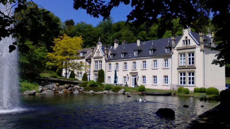 File:Residences Luxembourg Senningen Castle.jpg