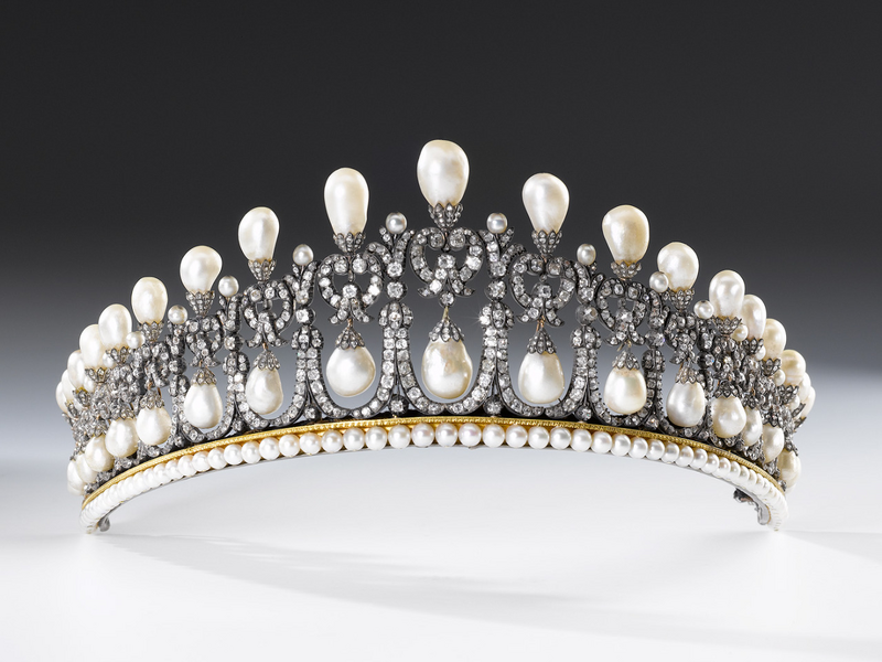 File:Tiaras Bavaria Lovers Knot Tiara.png