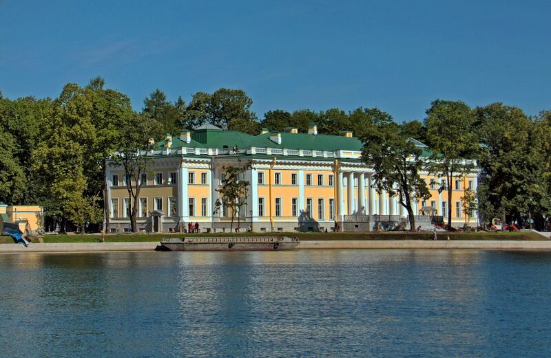 File:Residences Russia Kamenny Island Palace.jpg