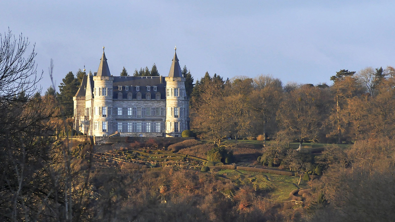 File:Residences Belgium Ciergnon Castle.png