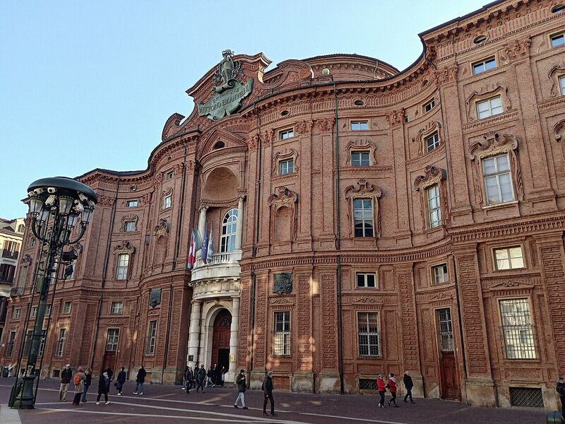 File:Residences Sardinia Palazzo Carignano.jpg