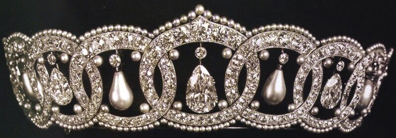File:Tiaras Greece Pearl and Diamond Tiara.jpg