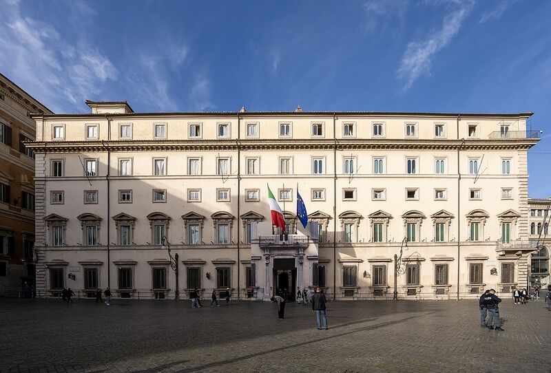 File:Residences Roman States Chigi Palace.jpg