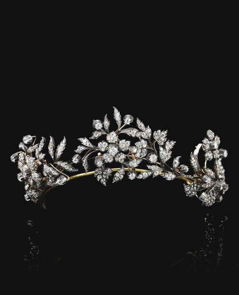 File:Tiaras Luxembourg Alexandra Diamond Floral Tiara.jpg