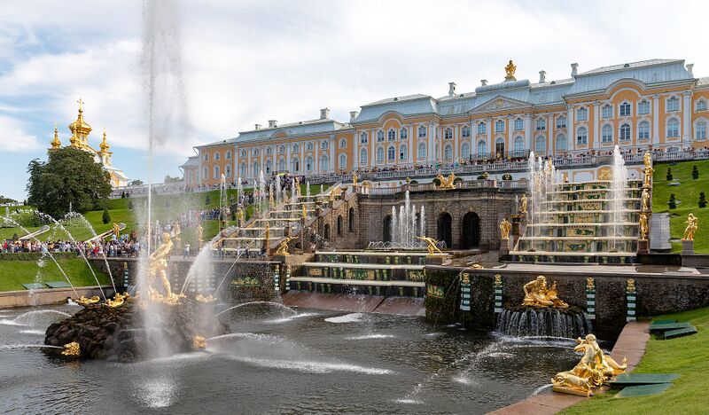 File:Residences Russia Peterhof Palace.jpg